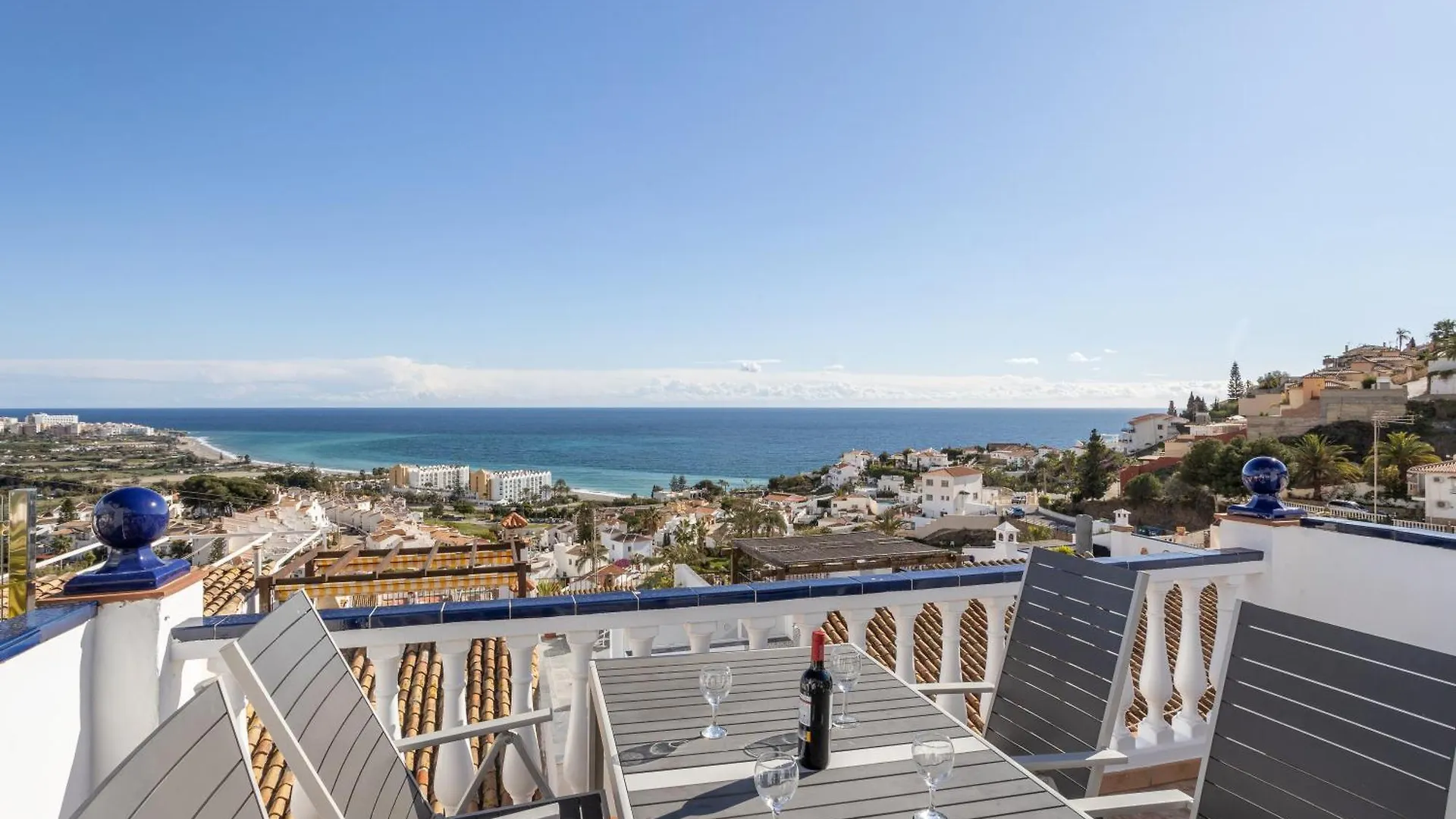 Plaza Cadiz 10 Villa Nerja